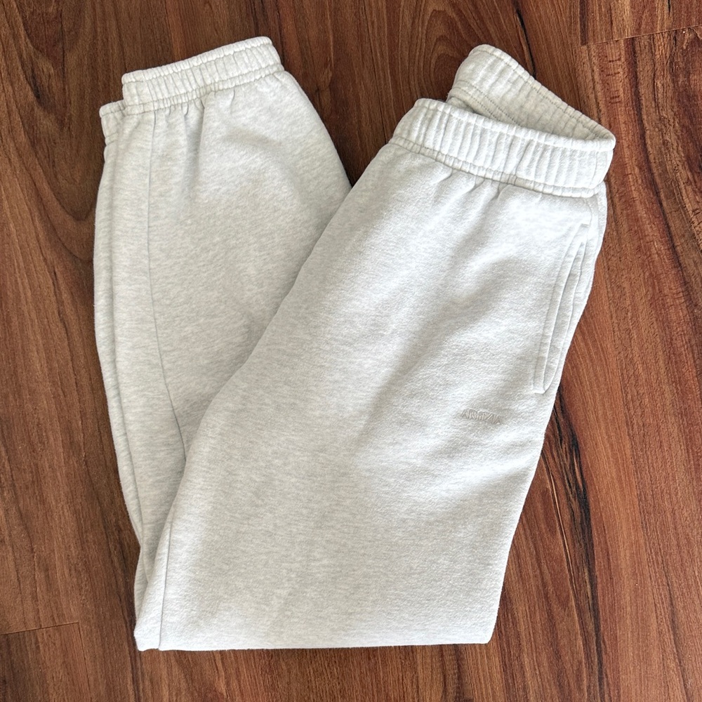 Aritzia Heather Cloud Sweatfleece Mega Joggers